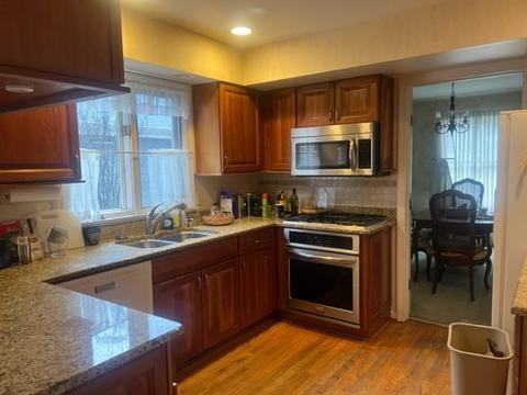 2301 Maple Ave, Northbrook, IL 60062 photo 2