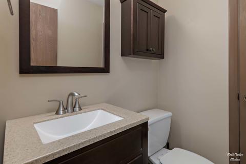 36 Lockman Cir, Elgin, IL 60123 photo 10