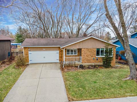 36 Lockman Cir, Elgin, IL 60123 photo 1