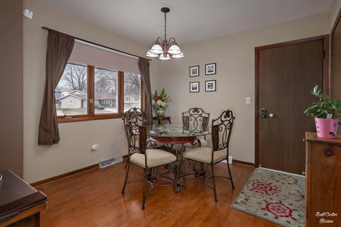 36 Lockman Cir, Elgin, IL 60123 photo 5