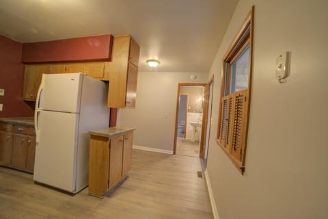 121 E Washington St, Watseka, IL 60970 photo 11