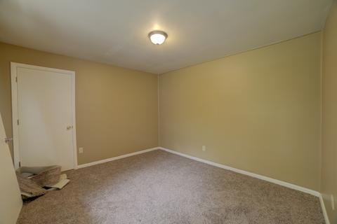 121 E Washington St, Watseka, IL 60970 photo 15