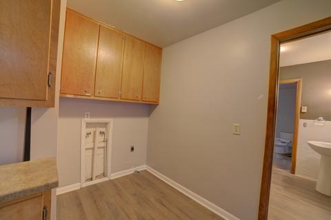 121 E Washington St, Watseka, IL 60970 photo 18