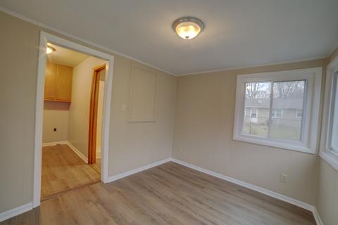 121 E Washington St, Watseka, IL 60970 photo 20