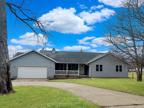 6240 High St, Freeport, IL 61032 photo 1