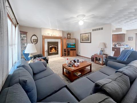 6240 High St, Freeport, IL 61032 photo 3