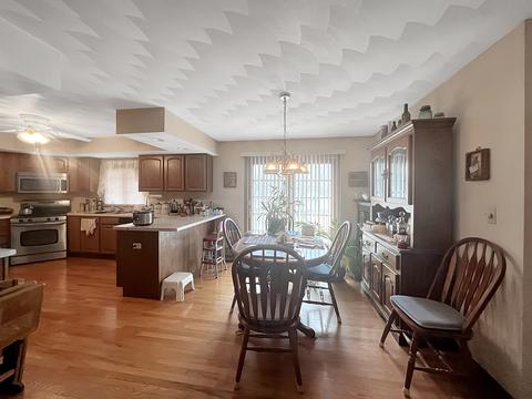 6240 High St, Freeport, IL 61032 photo 5