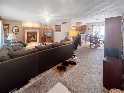 6240 High St, Freeport, IL 61032 photo 2