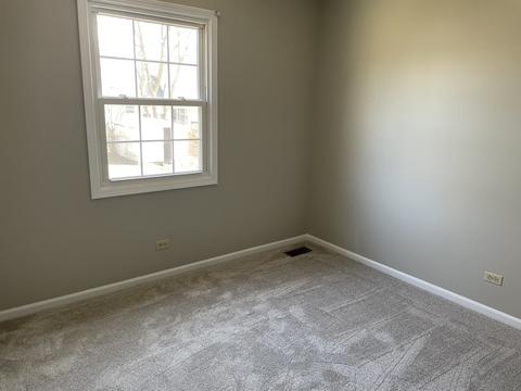 925 Blackhawk Dr, Elgin, IL 60120 photo 11