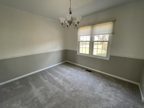 925 Blackhawk Dr, Elgin, IL 60120 photo 3