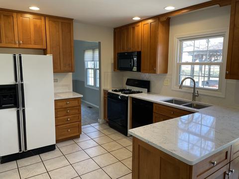 925 Blackhawk Dr, Elgin, IL 60120 photo 5