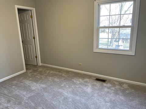 925 Blackhawk Dr, Elgin, IL 60120 photo 12