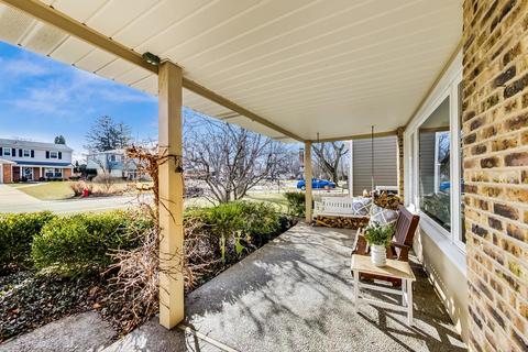 924 Wayne Ave, Deerfield, IL 60015 photo 2