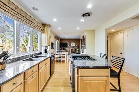 924 Wayne Ave, Deerfield, IL 60015 photo 9
