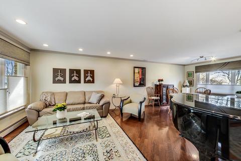 924 Wayne Ave, Deerfield, IL 60015 photo 4
