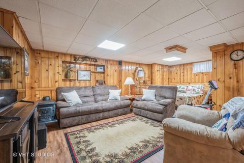 697 Greenview Ave, Des Plaines, IL 60016 photo 16