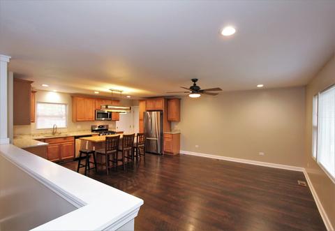 213 E Wilson St, Peotone, IL 60468 photo 2