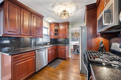 1100 John Dr, Hoffman Estates, IL 60169 photo 7