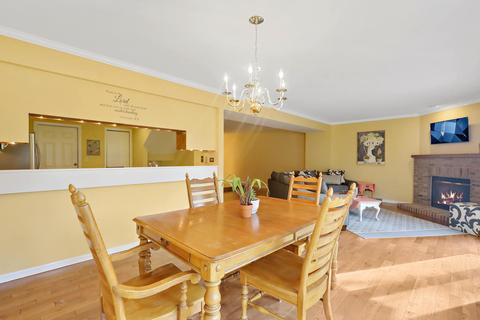 1867 Golf View Dr W, Bartlett, IL 60103 photo 4