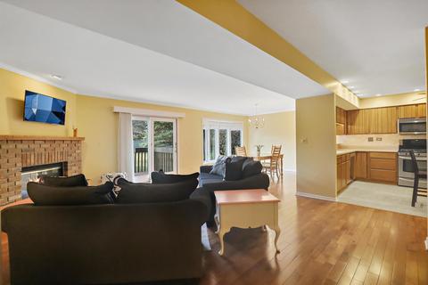 1867 Golf View Dr W, Bartlett, IL 60103 photo 2