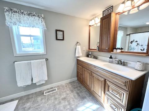 113 E Willard St, Gifford, IL 61847 photo 22