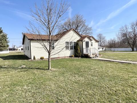 113 E Willard St, Gifford, IL 61847 photo 3