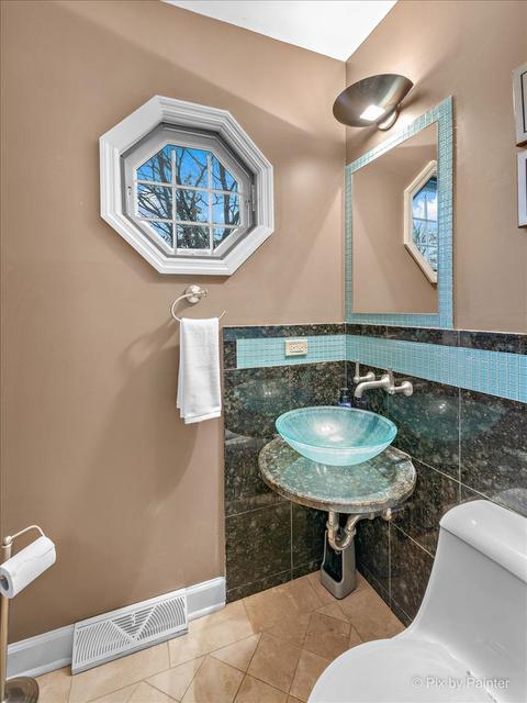 312 Eastern Ave, Barrington, IL 60010 photo 16