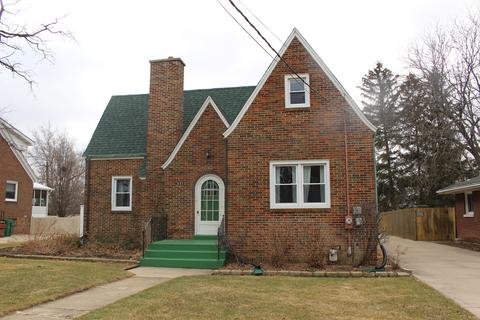 531 E 12th St, Lockport, IL 60441 photo 1