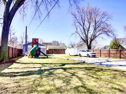 4258 Ruby St, Schiller Park, IL 60176 photo 2