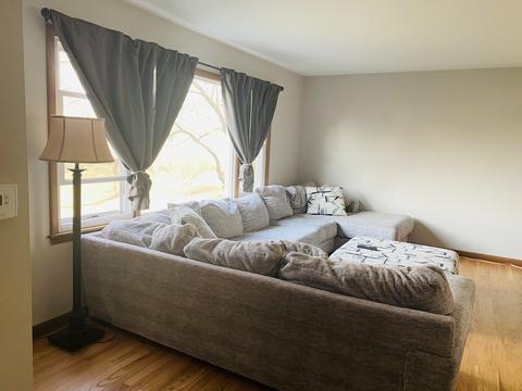 1522 E Geneva Rd, Wheaton, IL 60187 photo 2