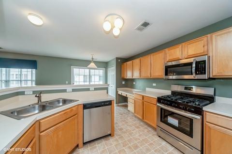 700 Mill Cir #204, Wheeling, IL 60090 photo 5