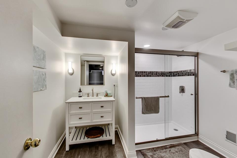  100 Wisconsin Dr, Des Plaines, IL 60016 photo 29