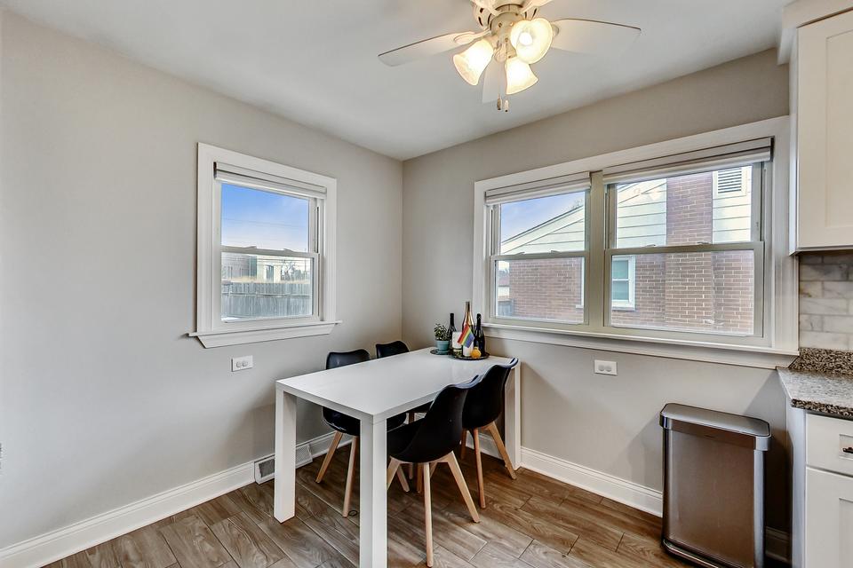  100 Wisconsin Dr, Des Plaines, IL 60016 photo 9