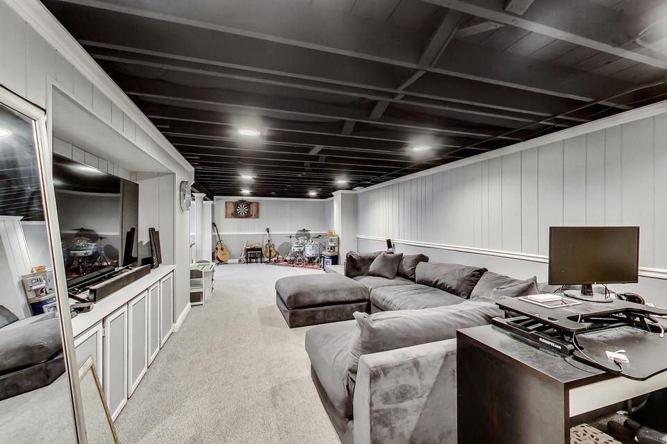  100 Wisconsin Dr, Des Plaines, IL 60016 photo 24