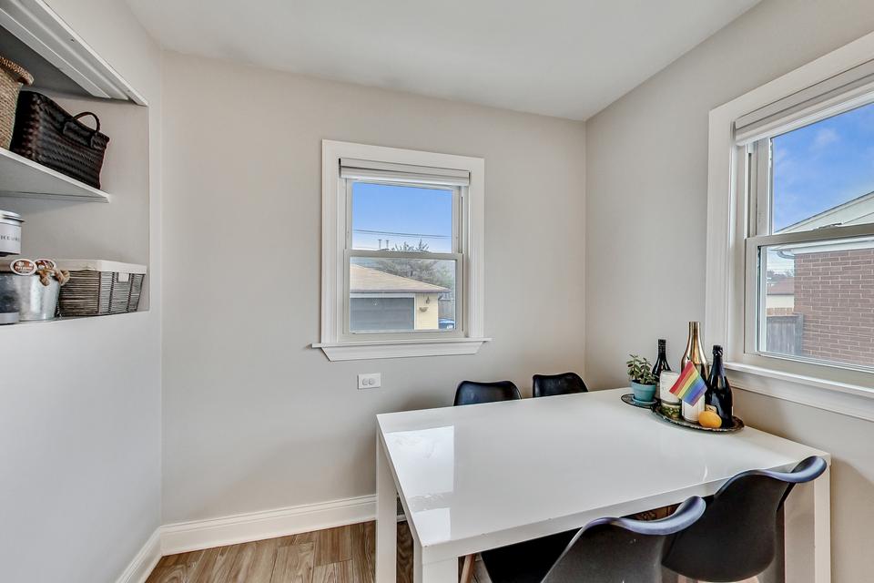  100 Wisconsin Dr, Des Plaines, IL 60016 photo 8