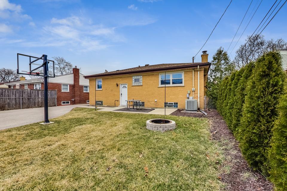  100 Wisconsin Dr, Des Plaines, IL 60016 photo 37