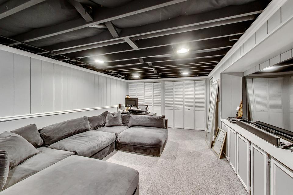  100 Wisconsin Dr, Des Plaines, IL 60016 photo 25