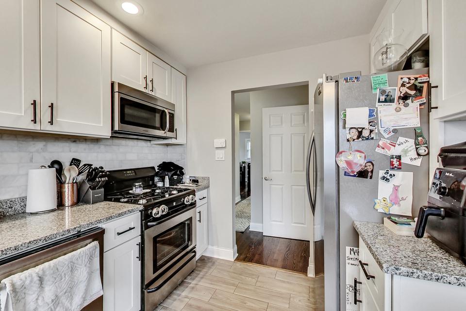  100 Wisconsin Dr, Des Plaines, IL 60016 photo 12