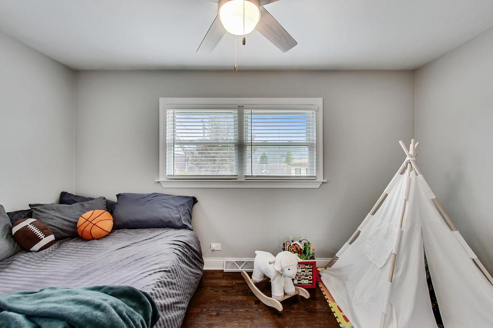  100 Wisconsin Dr, Des Plaines, IL 60016 photo 18