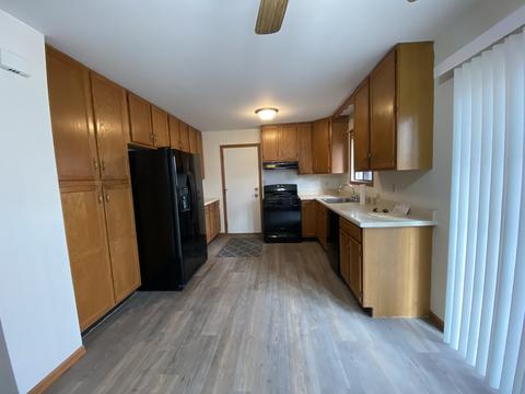 4909 W Bromley Dr, Mchenry, IL 60050 photo 2