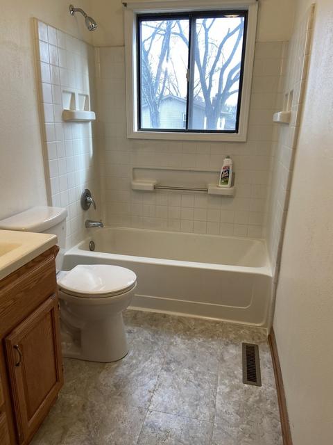 4909 W Bromley Dr, Mchenry, IL 60050 photo 6
