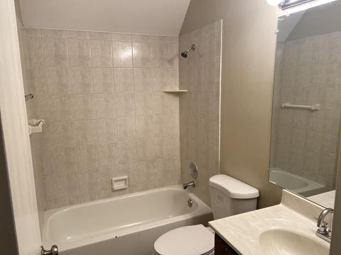 881 Jefferson Dr, Lindenhurst, IL 60046 photo 13