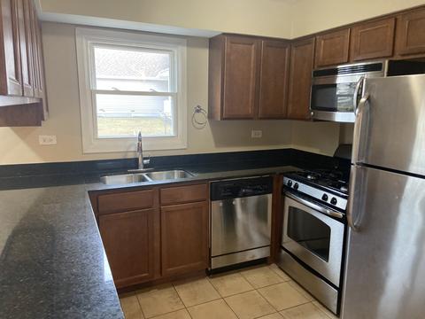 881 Jefferson Dr, Lindenhurst, IL 60046 photo 6