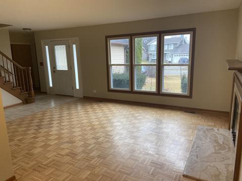 881 Jefferson Dr, Lindenhurst, IL 60046 photo 4