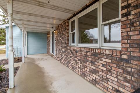 1600 Bensington Ct, Normal, IL 61761 photo 2