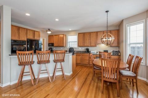 1420 Blume Dr, Elgin, IL 60124 photo 9
