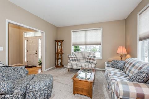 1420 Blume Dr, Elgin, IL 60124 photo 5