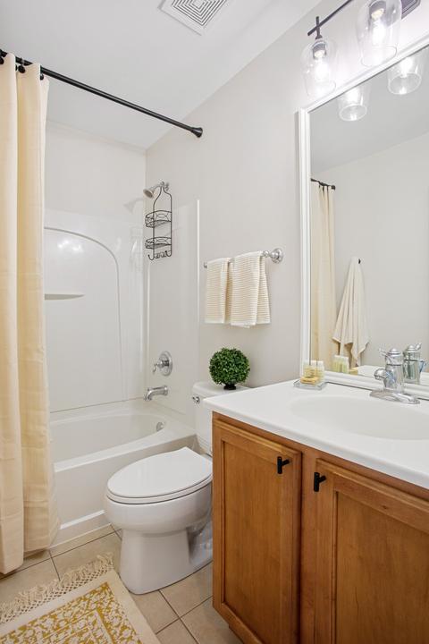 2905 Neubauer Cir, Lindenhurst, IL 60046 photo 5