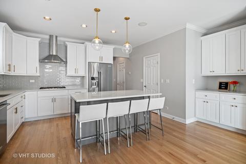 2343 W Cullom Ave, Chicago, IL 60618 photo 8