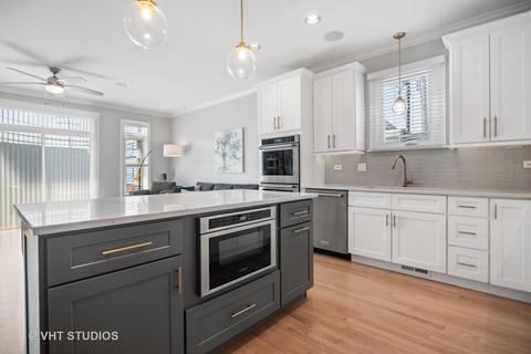 2343 W Cullom Ave, Chicago, IL 60618 photo 7